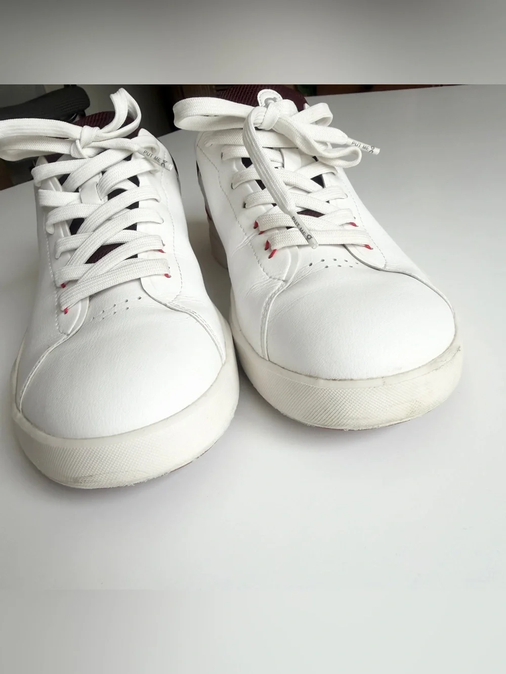 On Cloud SIZE 9.5 The Roger Advantage sneakers in white / mulberry